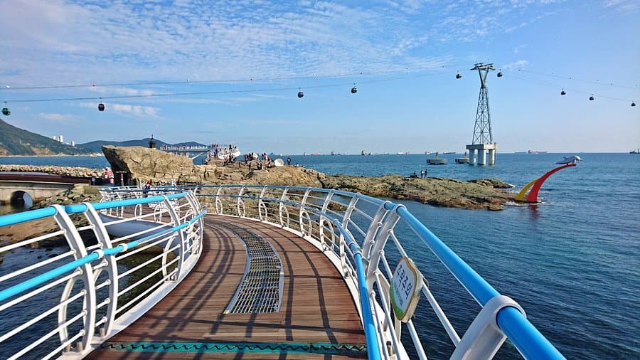 8D6N BUSAN/GYEONGJU/GEOJEDO/SUWON/INCHEON (01 WAY DOMESTIC FLIGHT)