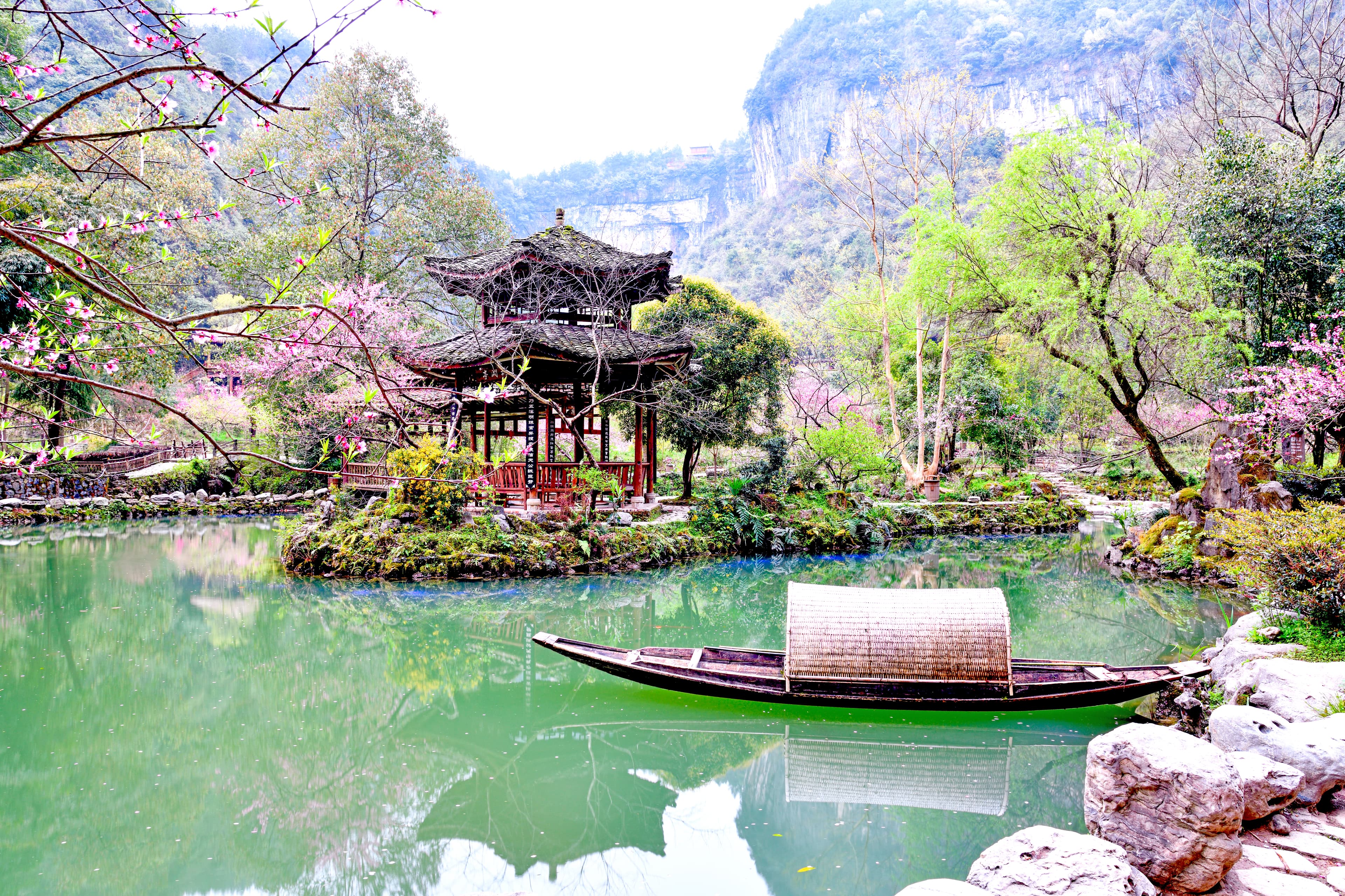 8D7N A THREE-PROVINCE JOURNEY THROUGH SOUTHWEST CHINA~CHENGDU/CHONGQING/GUIZHOU