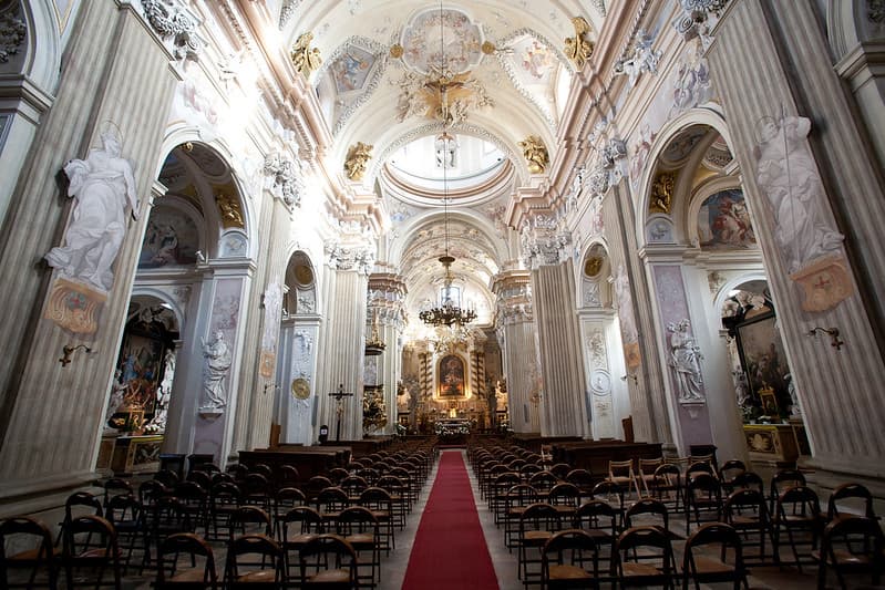 12D9N EASTERN EUROPE WONDERS