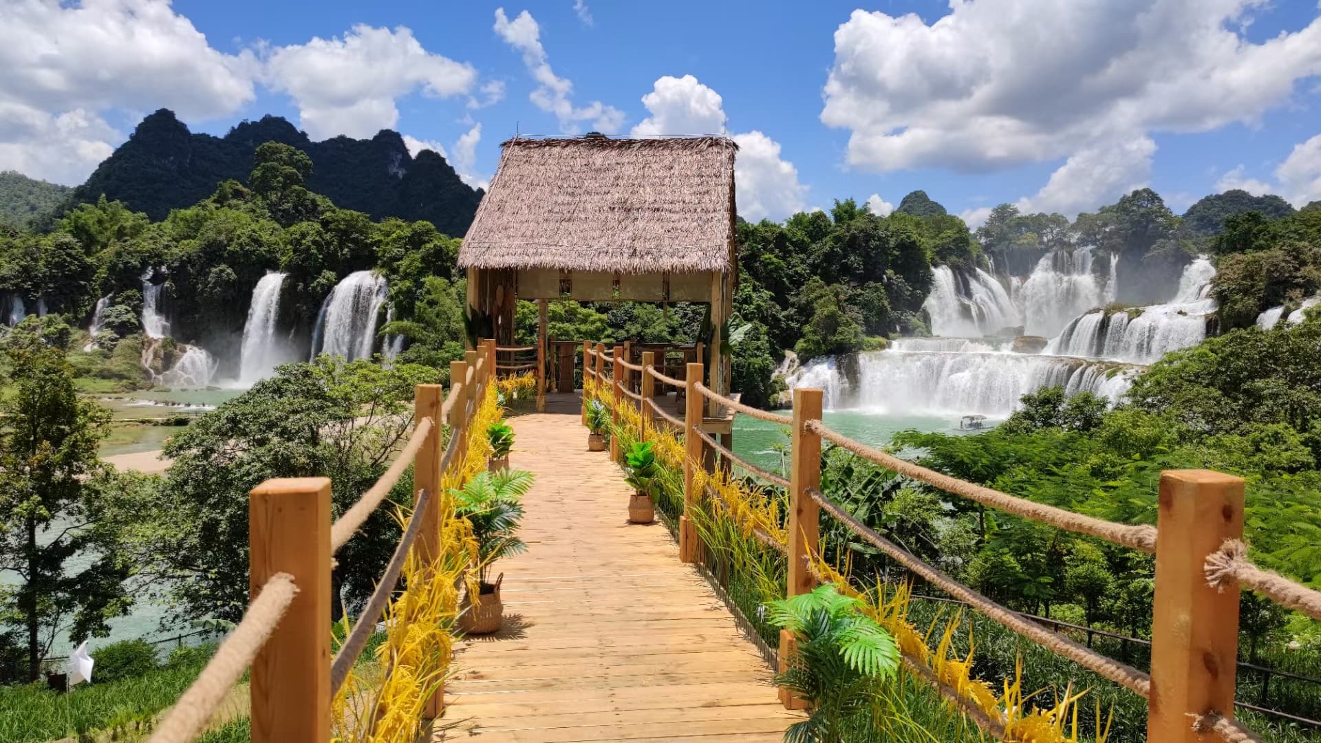 6D5N NATURE'S MASTERPIECE: DETIAN FALLS & GREEN NANNING