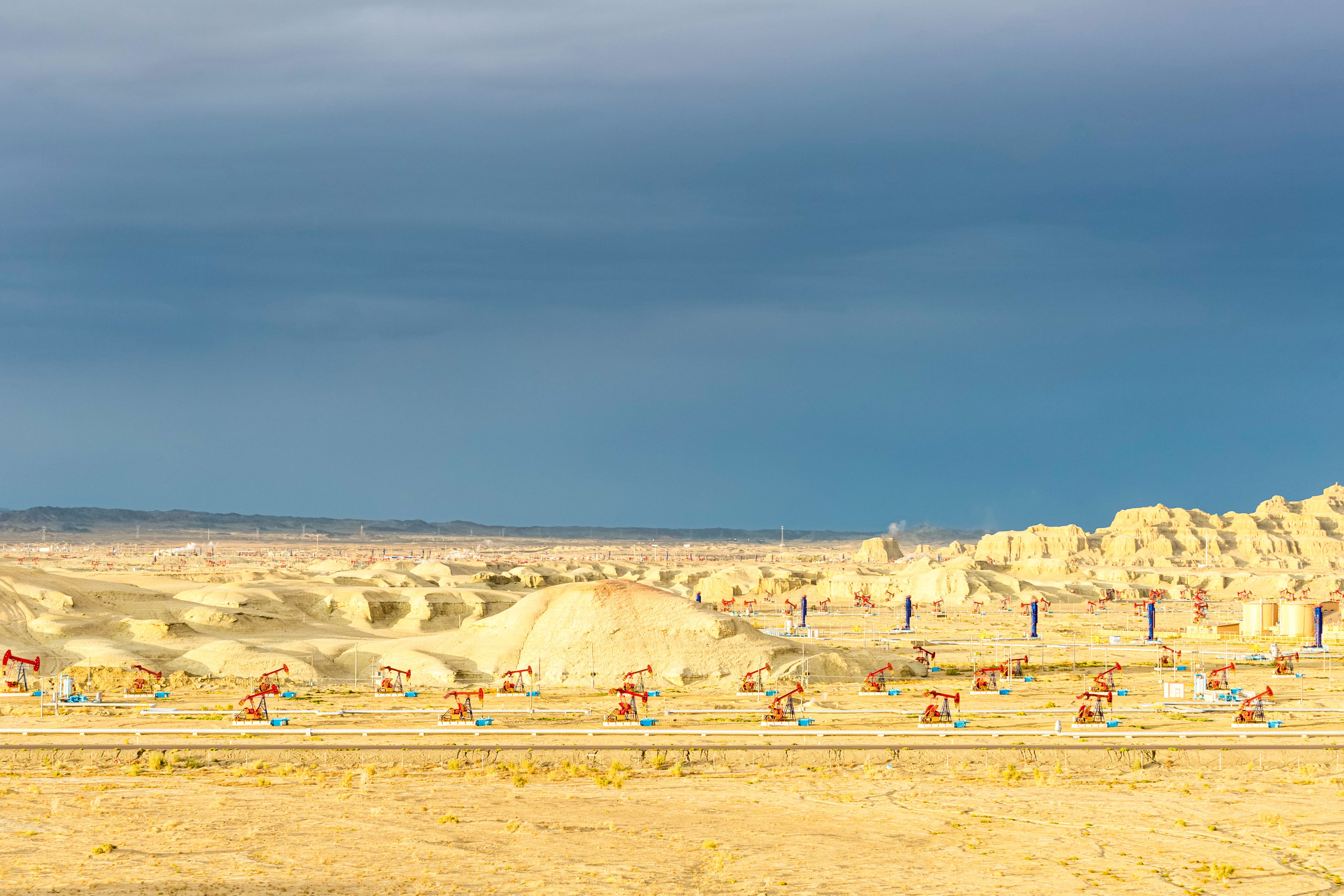 12D10N NORTHERN XINJIANG+DUNHUANG/URUMQI/BURQIN/HEMU/KANAS/KARAMAY/SAYRAM LAKE/DUSHANZI 