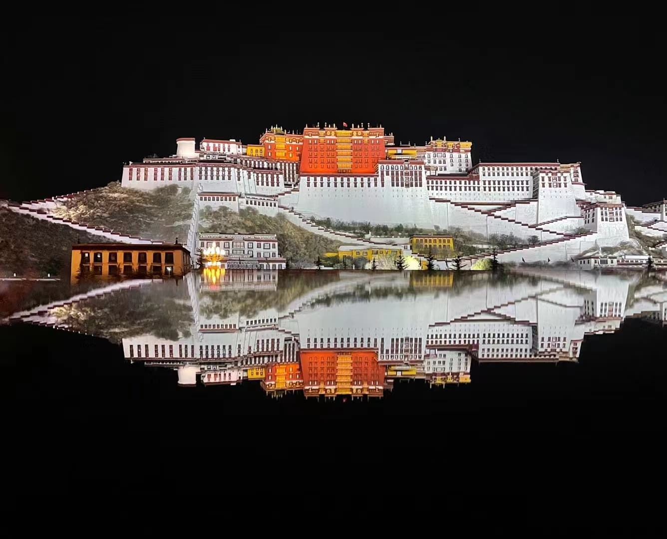 8D7N TIBET~ CHENGDU/ XINING-TIBET RAILWAY/LHASA/ YAMDROKTSO/ NYINGCHI（02 WAY DOMESTIC）