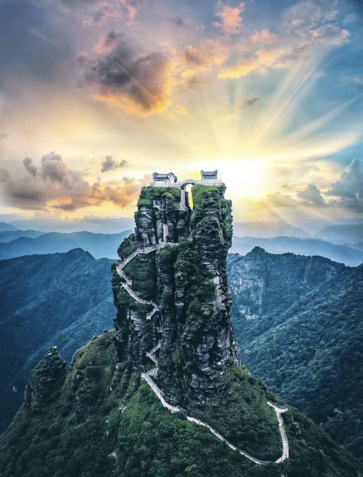 8D7N GUIYANG/MOUNT FANJING/JIANGKOU/KALI/ WUJIANGZHAI VILLAGE/ NIGHT TOUR HUANGGUOSHU WATERFALL 