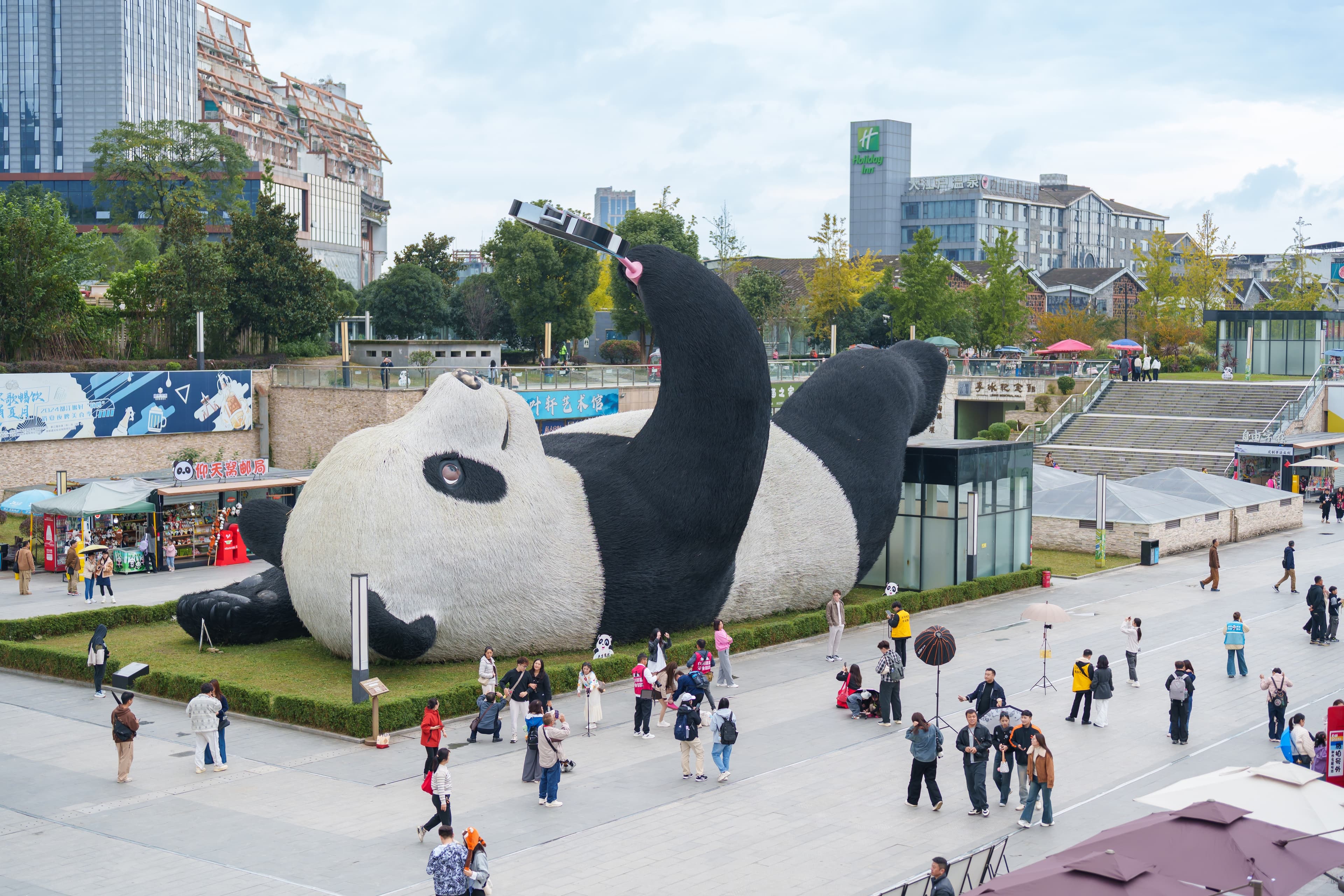 8D6N DAZZLING CHONGQING+CHENGDU/DUJIANGYAN/LESHAN